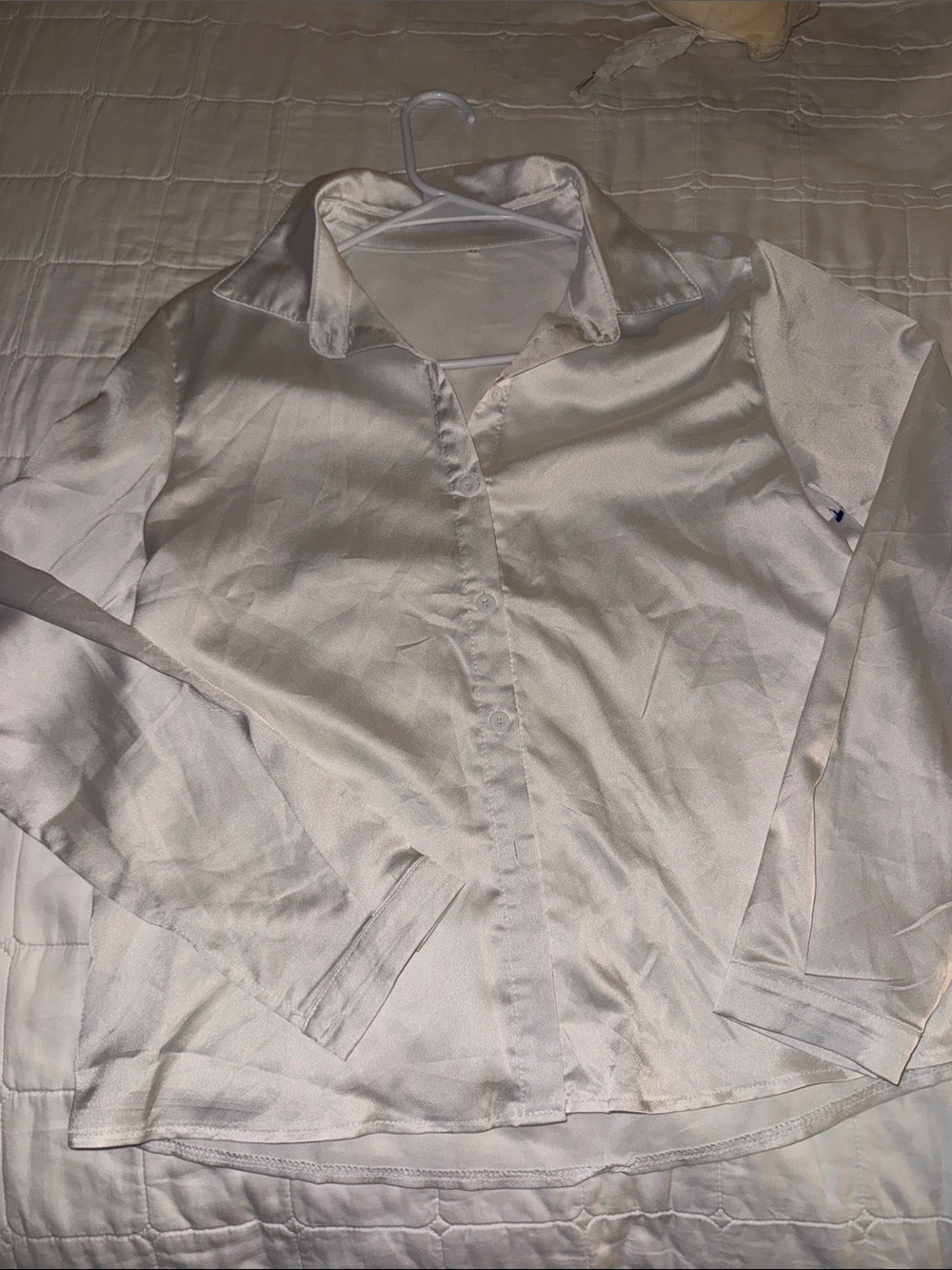Womans white silkyClassic Long-Sleeve Button-Up Shirt — White